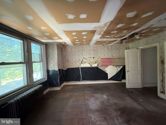 511 COBBS CREEK PKWY, Philadelphia, PA 19143