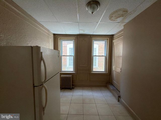 511 COBBS CREEK PKWY, Philadelphia, PA 19143