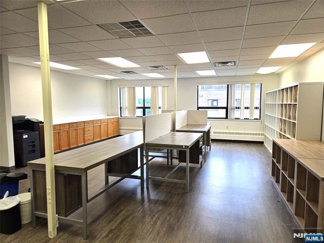 140 Sylvan Avenue, Englewood Cliffs, NJ 07632