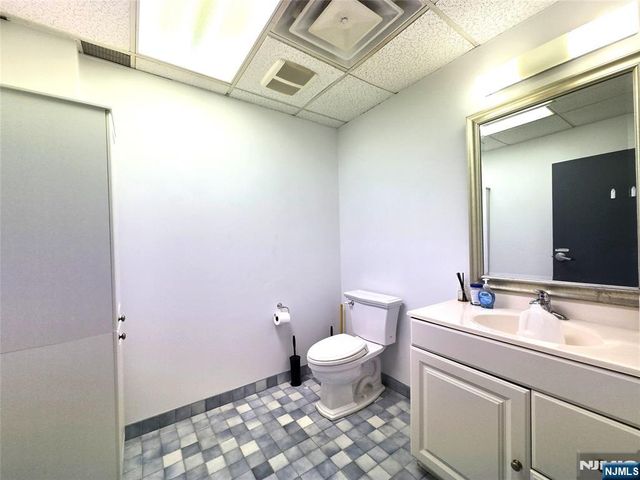 140 Sylvan Avenue, Englewood Cliffs, NJ 07632