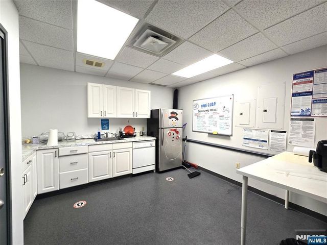 140 Sylvan Avenue, Englewood Cliffs, NJ 07632