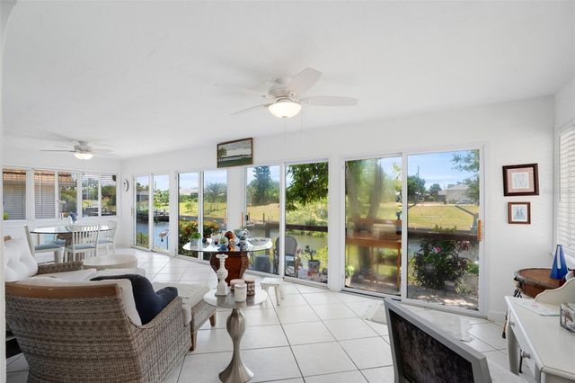 2330 RIVERBLUFF PARKWAY V245, Sarasota, FL 34231
