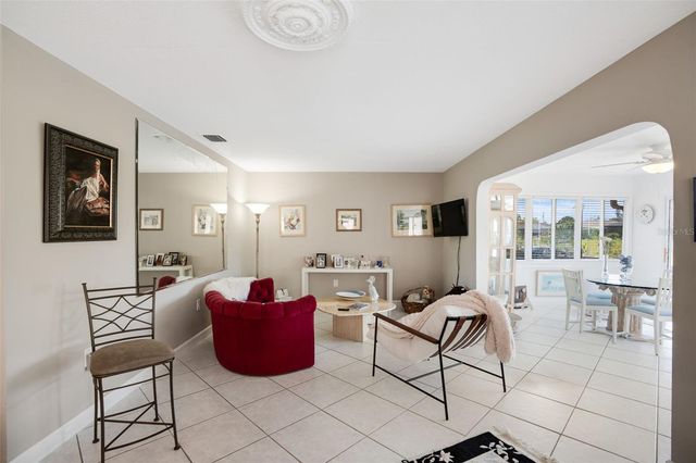 2330 RIVERBLUFF PARKWAY V245, Sarasota, FL 34231