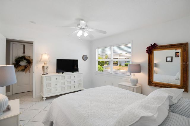 2330 RIVERBLUFF PARKWAY V245, Sarasota, FL 34231