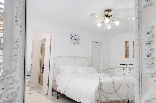2330 RIVERBLUFF PARKWAY V245, Sarasota, FL 34231