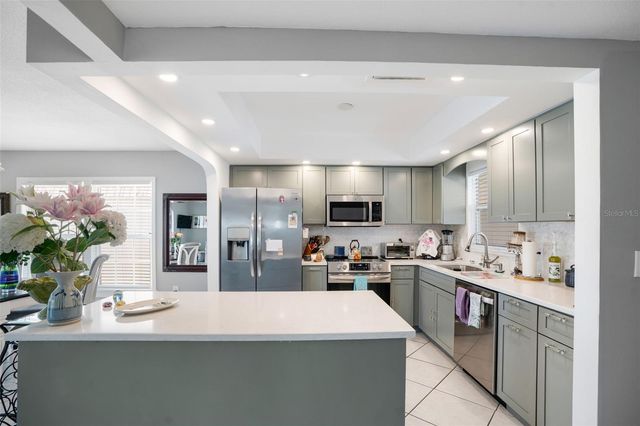 2330 RIVERBLUFF PARKWAY V245, Sarasota, FL 34231
