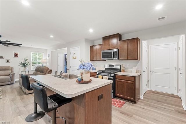305 Lorraine DR, Williamsburg, VA 23185