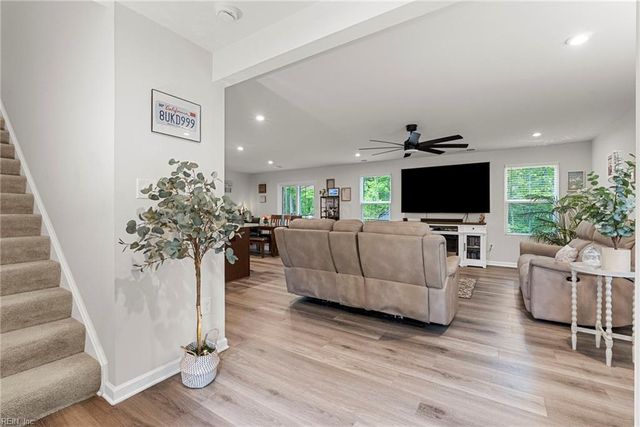 305 Lorraine DR, Williamsburg, VA 23185