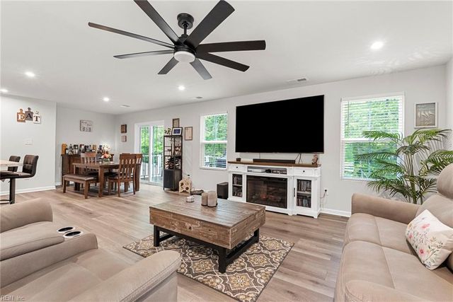 305 Lorraine DR, Williamsburg, VA 23185