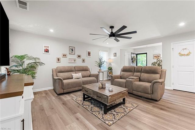 305 Lorraine DR, Williamsburg, VA 23185