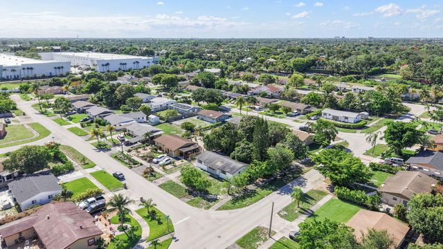307 NW 6th Street, Deerfield Beach, FL 33441