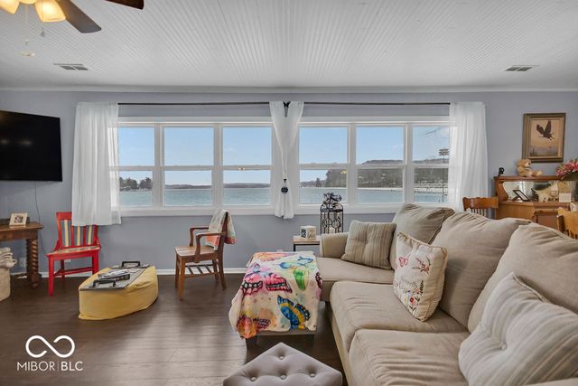 9405 E Southshore Drive, Unionville, IN 47468