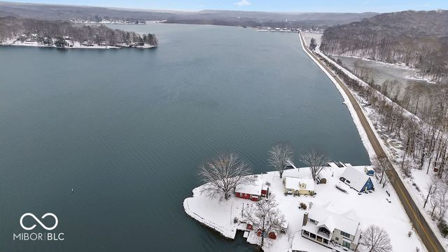 9405 E Southshore Drive, Unionville, IN 47468