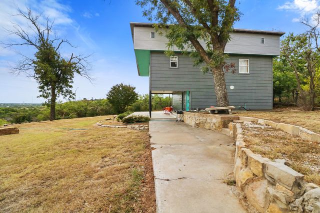 607 W Hill Side Drive, Coleman, TX 76834