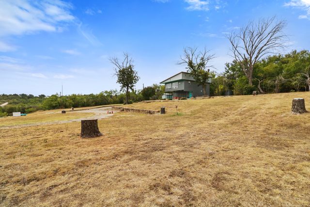 607 W Hill Side Drive, Coleman, TX 76834