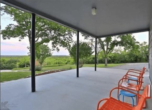 607 W Hill Side Drive, Coleman, TX 76834