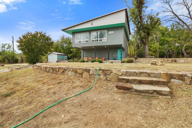 607 W Hill Side Drive, Coleman, TX 76834