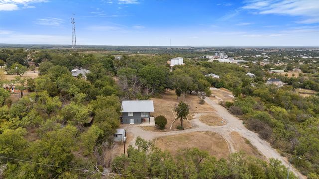 607 W Hill Side Drive, Coleman, TX 76834