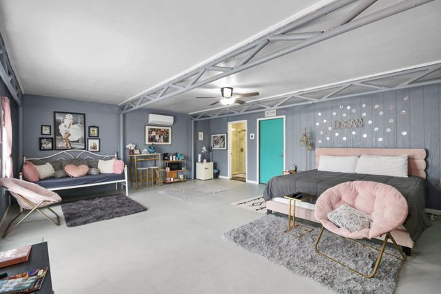 607 W Hill Side Drive, Coleman, TX 76834