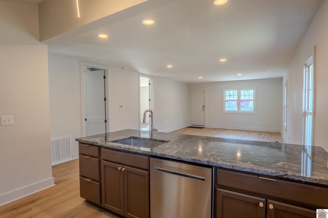 2737 Ohio St L3 B8, Paducah, KY 42003