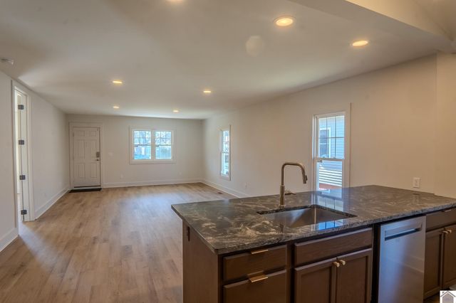 2737 Ohio St L3 B8, Paducah, KY 42003