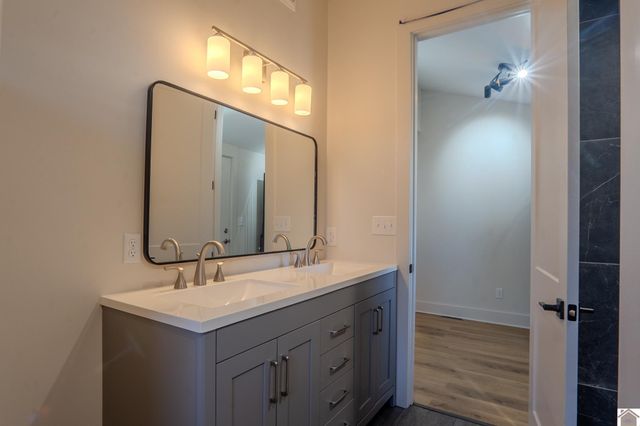 2737 Ohio St L3 B8, Paducah, KY 42003