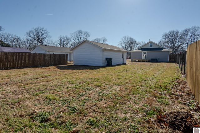 2737 Ohio St L3 B8, Paducah, KY 42003
