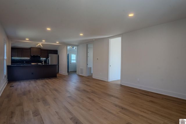 2737 Ohio St L3 B8, Paducah, KY 42003