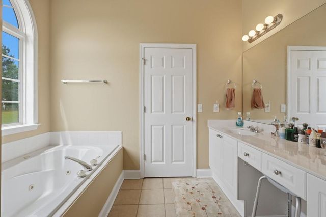 812 N Bay Overlook, Villa Rica, GA 30180