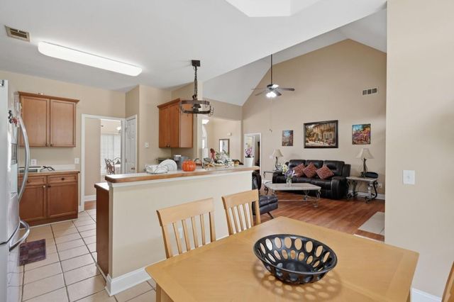 812 N Bay Overlook, Villa Rica, GA 30180
