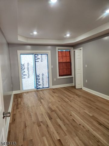 464 Walnut St, Elizabeth City, NJ 07201