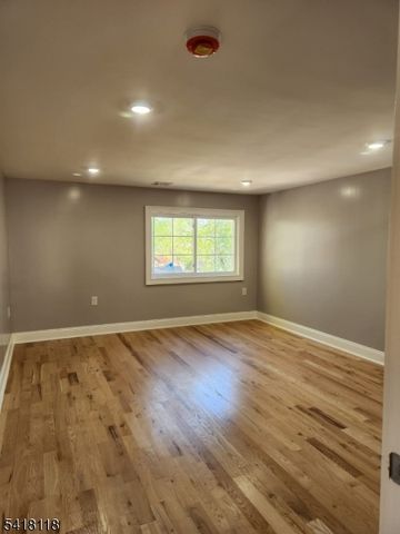 464 Walnut St, Elizabeth City, NJ 07201