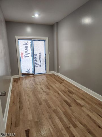 464 Walnut St, Elizabeth City, NJ 07201