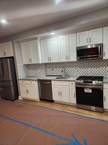 464 Walnut St, Elizabeth City, NJ 07201