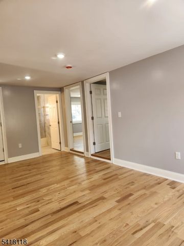 464 Walnut St, Elizabeth City, NJ 07201