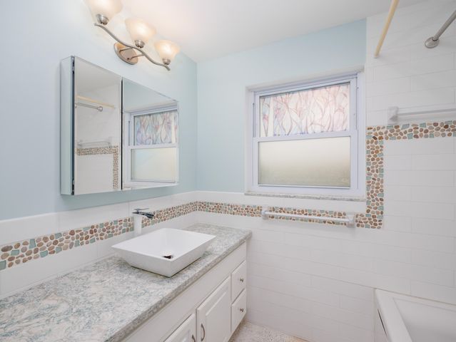 W 466 Shore Drive, Summerland Key, FL 33042