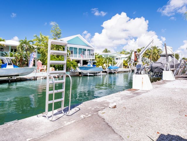 W 466 Shore Drive, Summerland Key, FL 33042