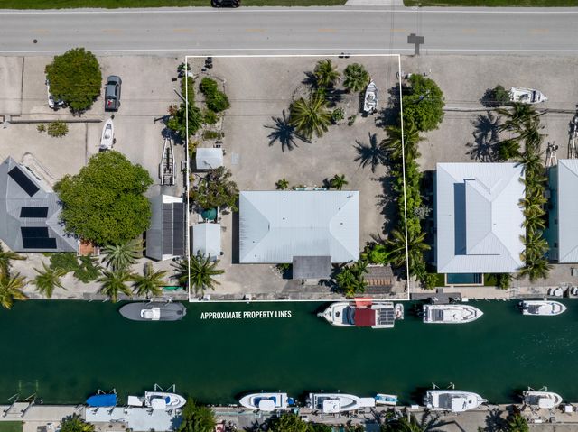 W 466 Shore Drive, Summerland Key, FL 33042