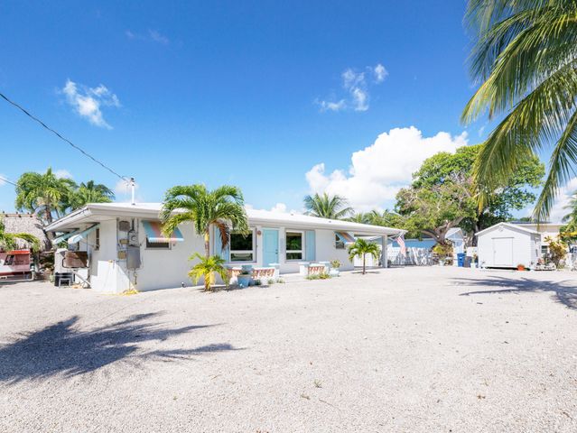 W 466 Shore Drive, Summerland Key, FL 33042