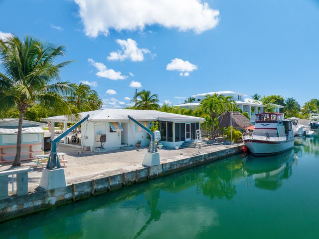 W 466 Shore Drive, Summerland Key, FL 33042