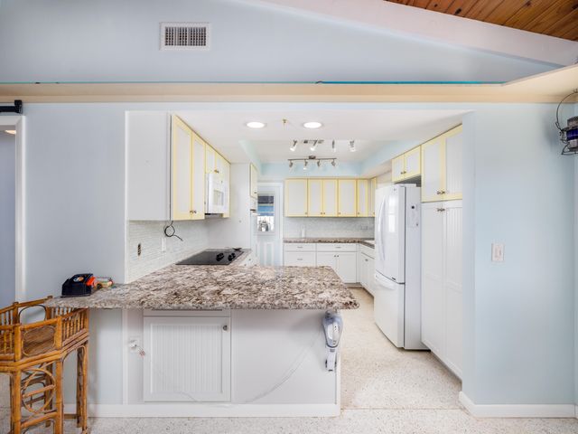 W 466 Shore Drive, Summerland Key, FL 33042