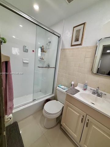 7461 Douglas Street, Hollywood, FL 33024