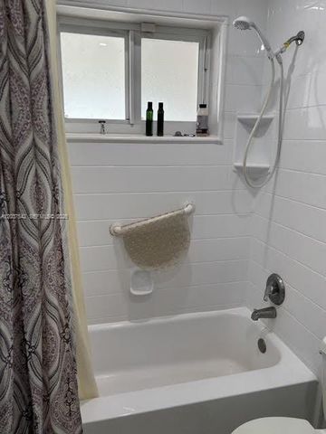 7461 Douglas Street, Hollywood, FL 33024