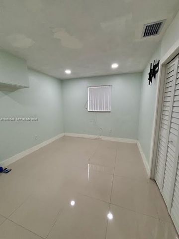 7461 Douglas Street, Hollywood, FL 33024