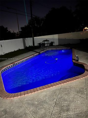 7461 Douglas Street, Hollywood, FL 33024