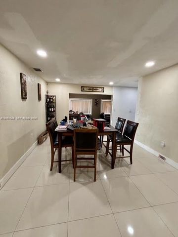 7461 Douglas Street, Hollywood, FL 33024