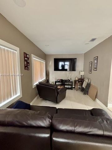 7461 Douglas Street, Hollywood, FL 33024