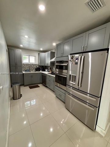 7461 Douglas Street, Hollywood, FL 33024