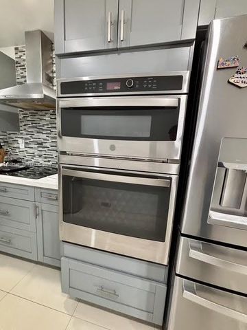 7461 Douglas Street, Hollywood, FL 33024