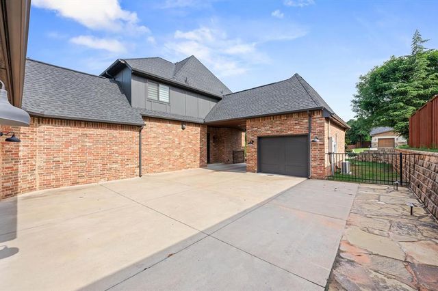 2409 Old Creek Road, Edmond, OK 73034